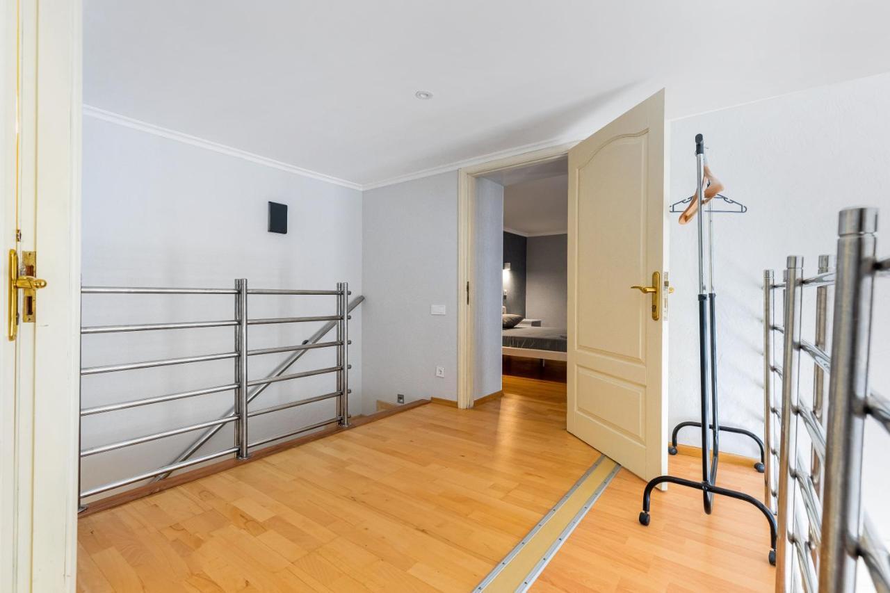 אודסה 18 Deribasivska Street Jacuzzi Apartment מראה חיצוני תמונה
